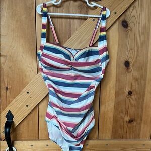 Romenza Targo Piece Swimsuit  with Sweetheart Neckline and Ruched Detail Size XL